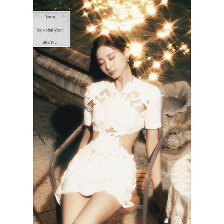 Tzuyu - Aboutzu (CD) - Velvet Music